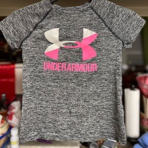 Youth small under Armour shirt. Good condition